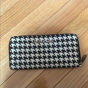 Michael Kors Black and White Wallet